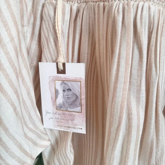 Jessica Simpson maternity. NWT. Off shoulder bell sleeve blouse. - Picture 5 of 11